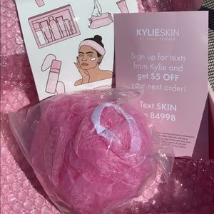 Kylie skin stickers and bath sponge